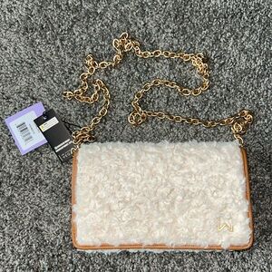 Women's Cream and Tan Chain Shoulder Bag
